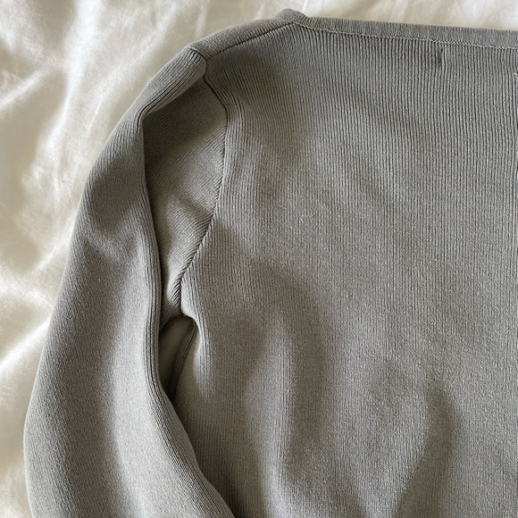 Grey button up long sleeve crop cardigan - Picture 7 of 8